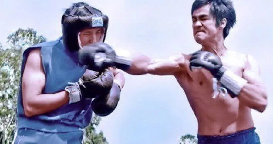 Classical Mess Master or Fist Fighting&nbsp;Freestyler?